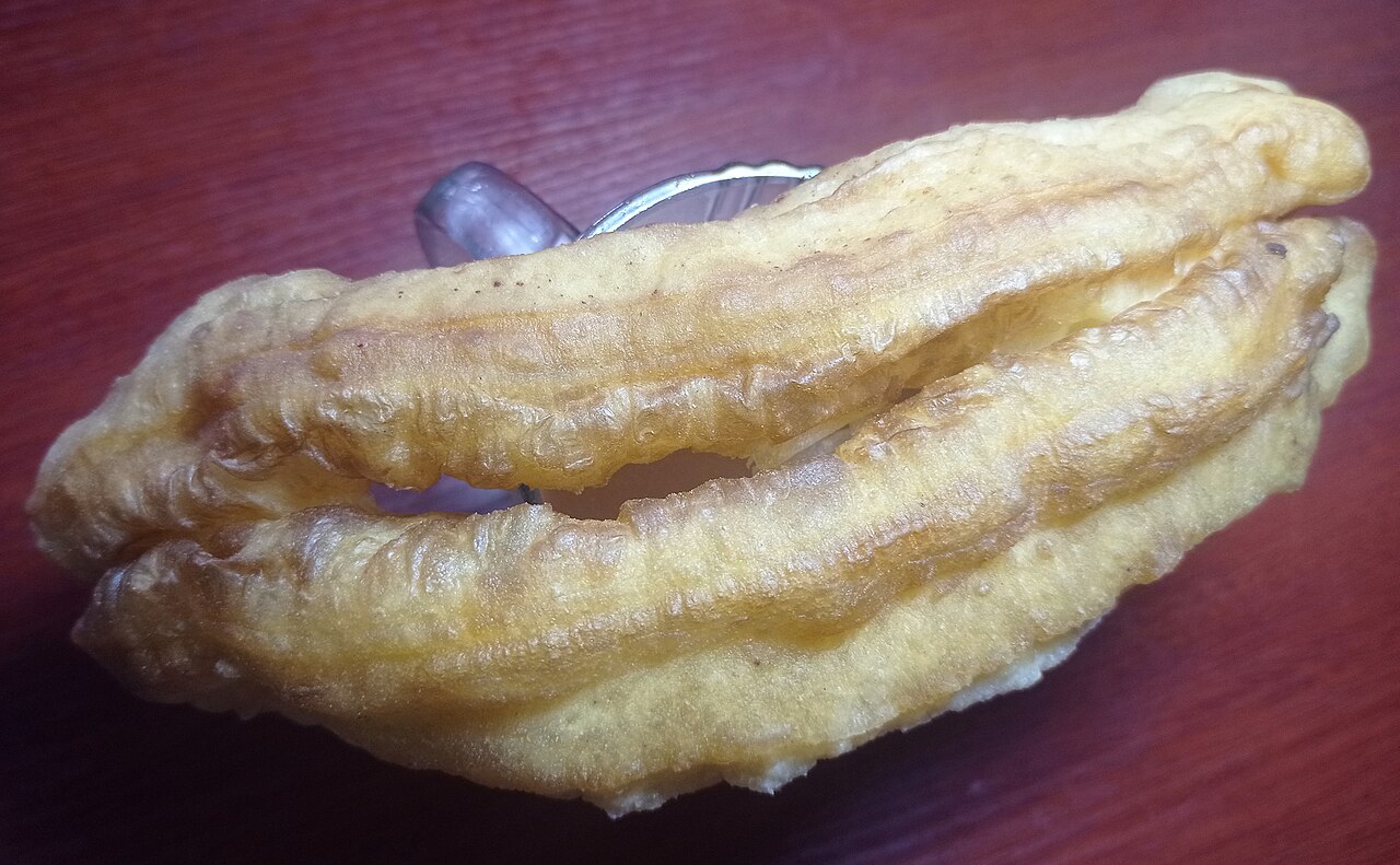 现炸油条